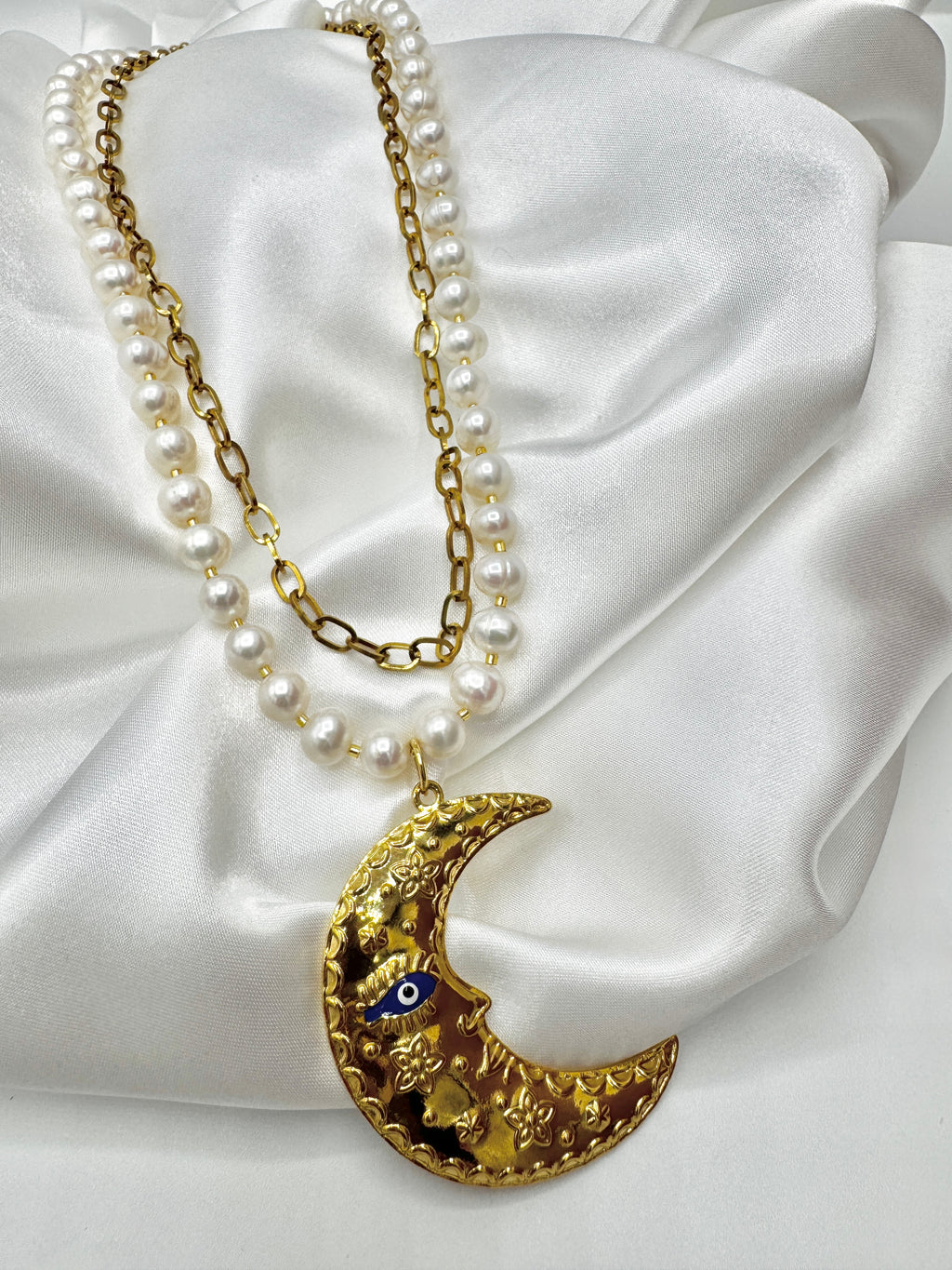 Lune Pearl Necklace