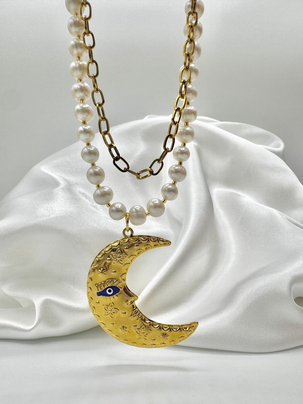 Lune Pearl Necklace