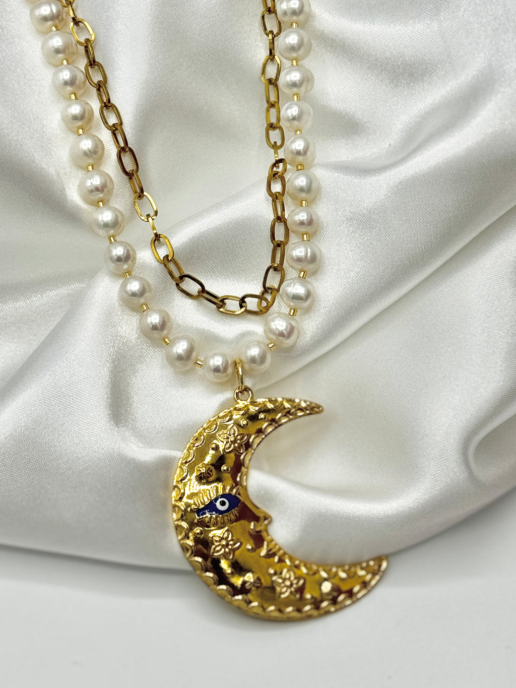 Lune Pearl Necklace
